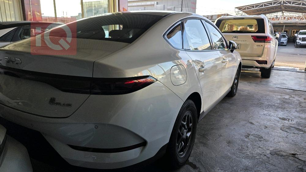 بی وای دی Qin Plus